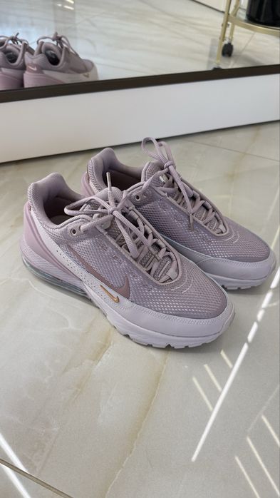 Кросівки жіночі Nike Air Max Pulse