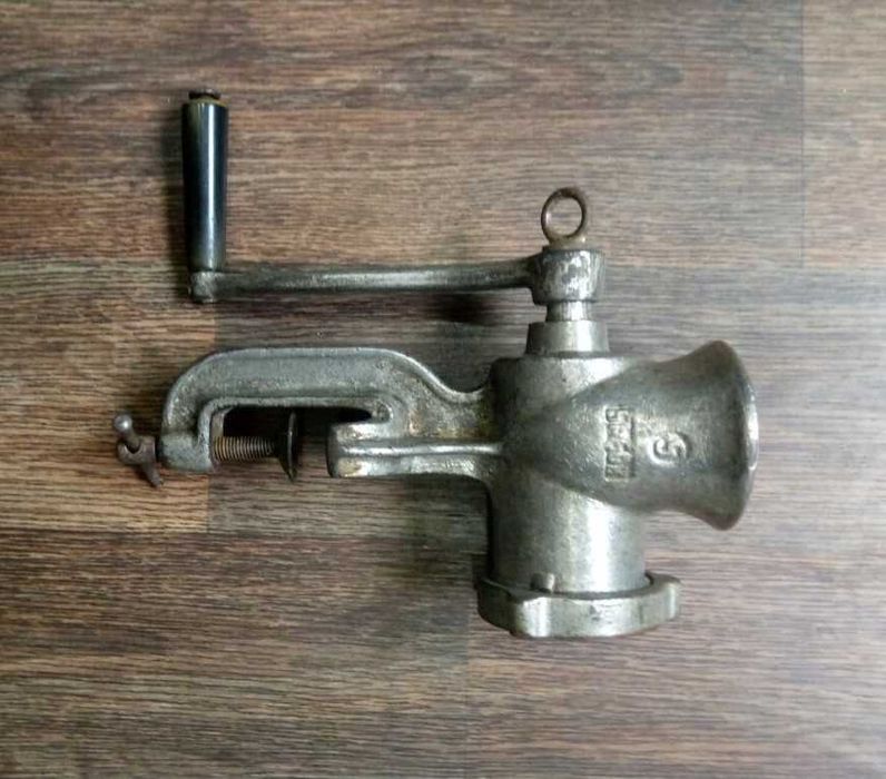 Мясорубка ручная Кировоград СССР