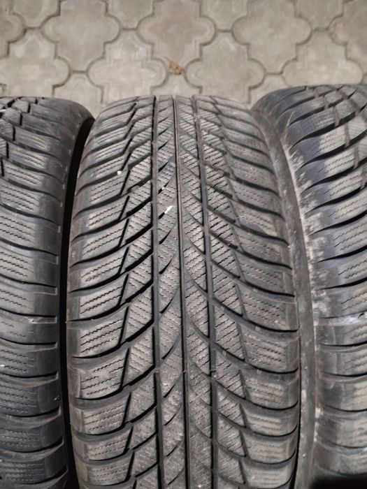 Резина 205 60 р16 Bridgestone Blizzak LM 001