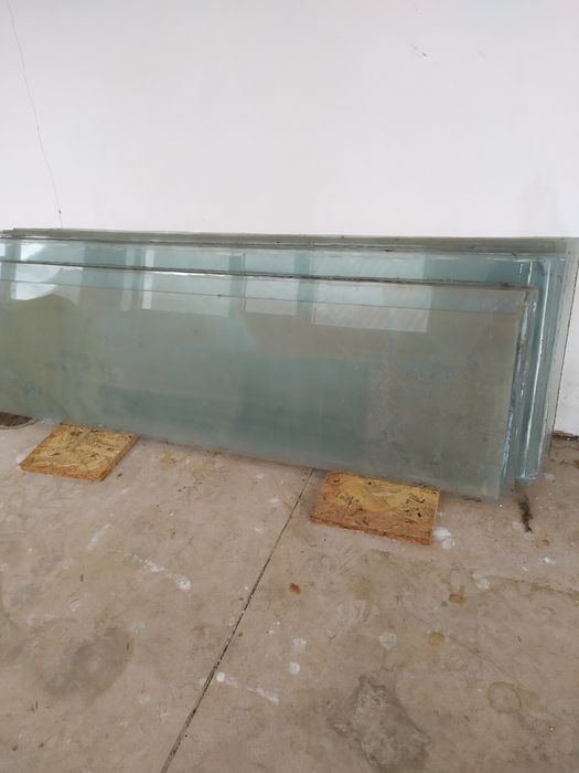 Продам стекло б/у 3мм.