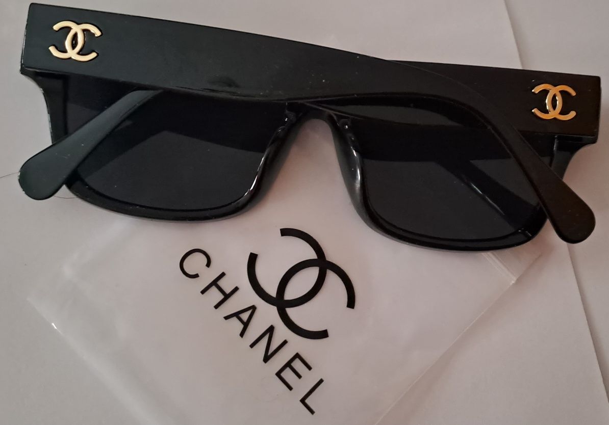 Nietuzinkowe, czarne okulary cc złote detale Cudo lv ysl