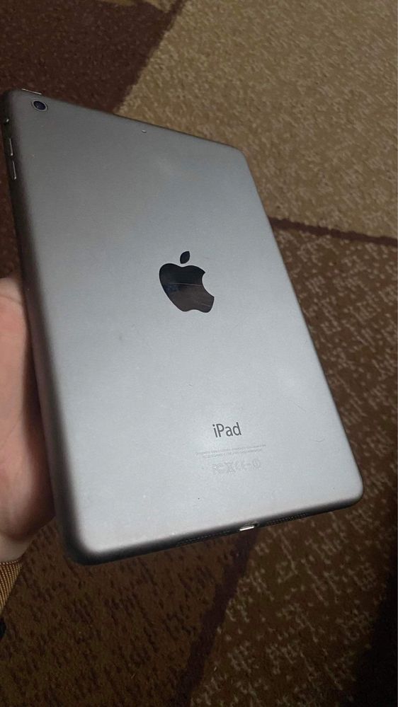 iPad mini 2 - 64 gigabytes