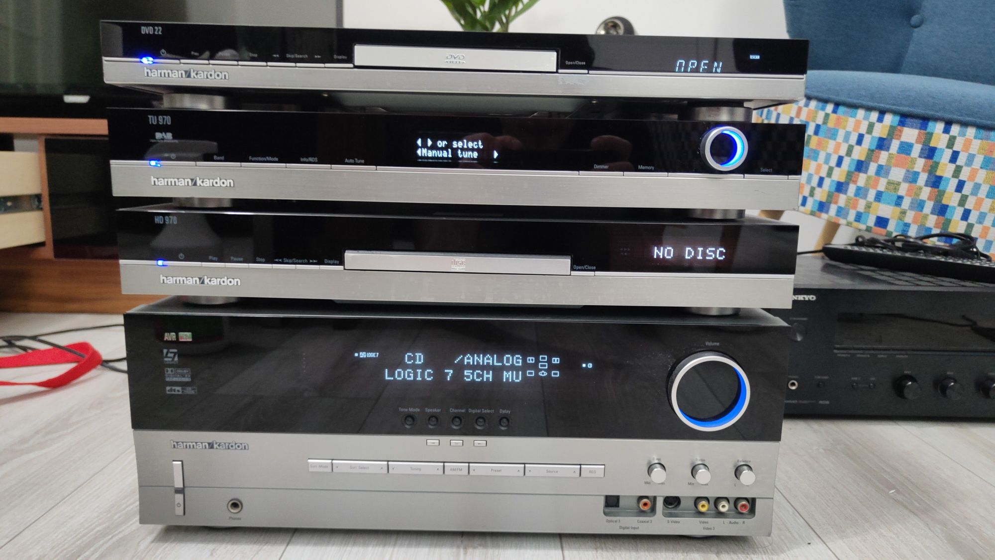 Amplituner Harman Kardon AVR 135 7.1 z oryginalnym pilotem