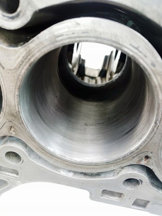 Blok Silnika 2Ad 2.2 D4D Avensis Rav4 Corolla Verso Is200 Auris