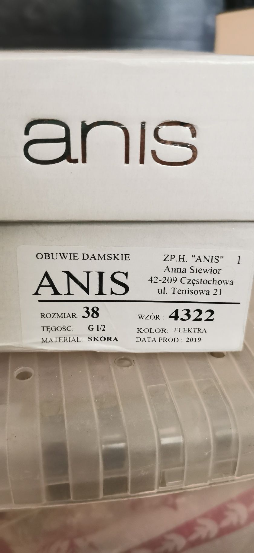 Szpilki beżowe anis skóra