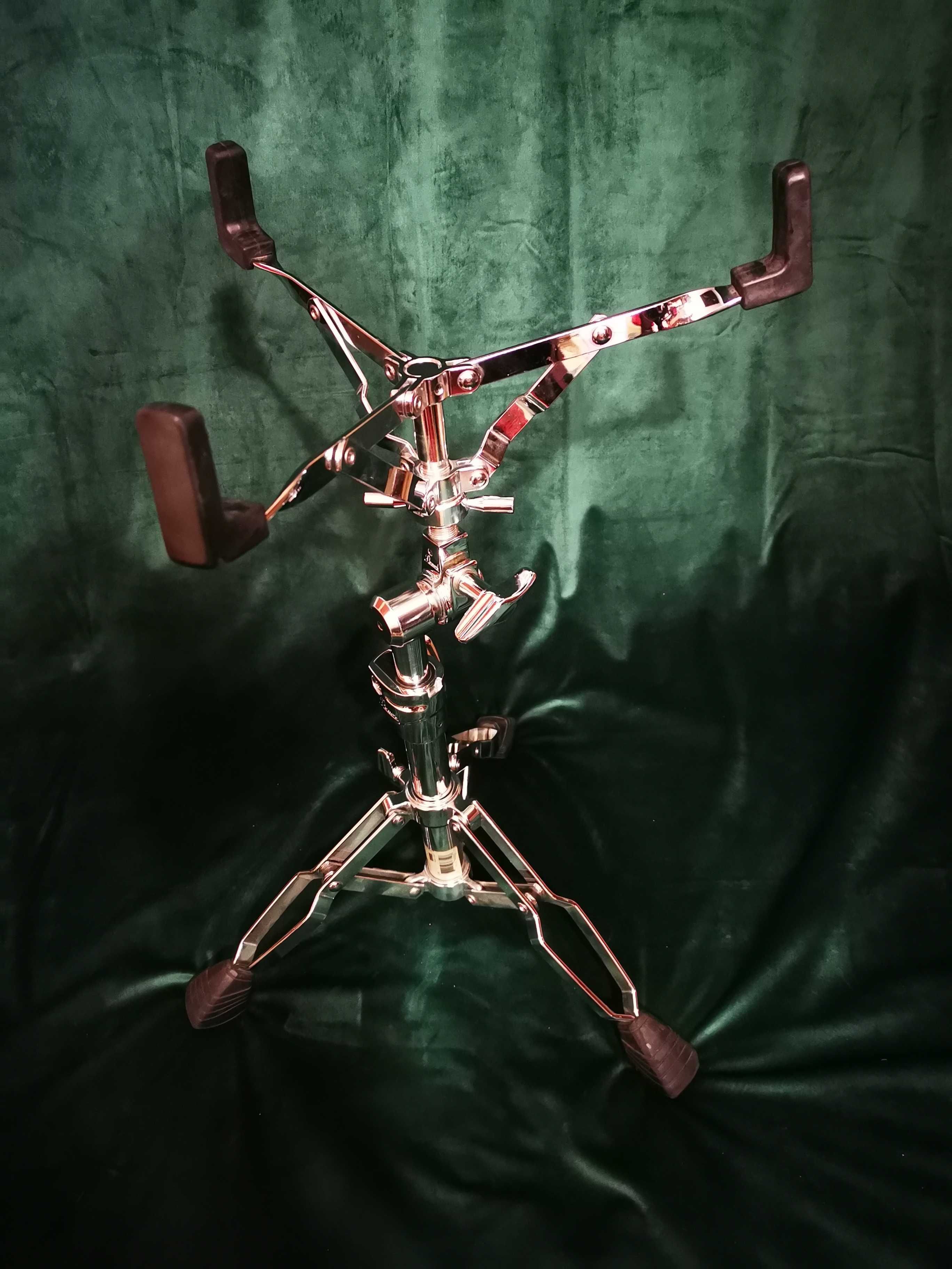 Statyw perkusyjny PEARL 900 hardware na werbel