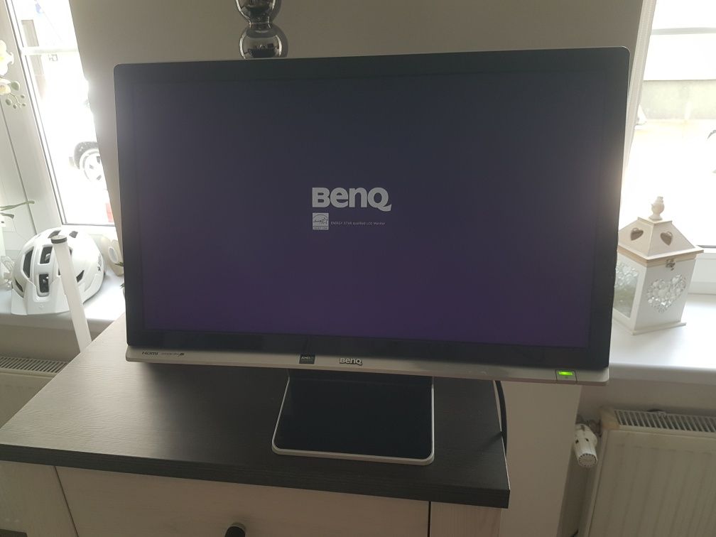 Monitor BENQ model E2400HD lcd. HDMI
