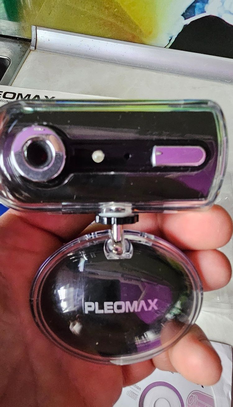 Новая цифровая камера Samsung Pleomax PWC-7000x