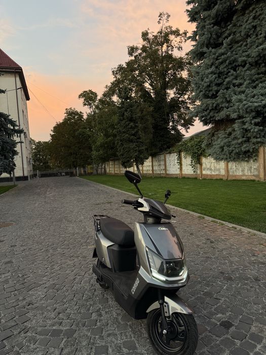 електроскутер Corso Racer