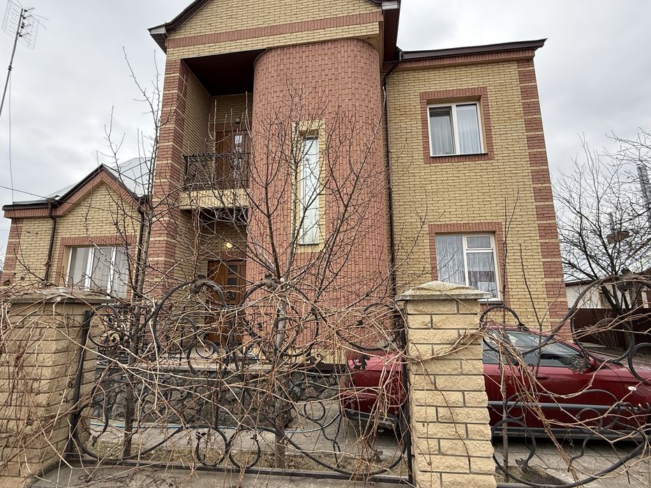 Будинок Слобода заходь та живи