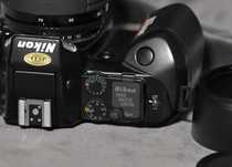 Vintage-retro analogowy aparat analogowy NIKON z obiektywem