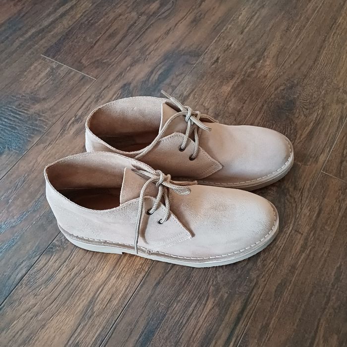 Продаю особисті вживані речі. Іспанськи замшеві черевики дезерти