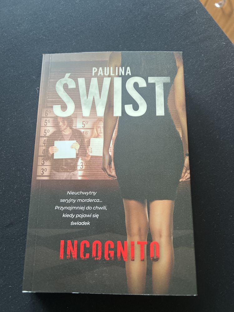 Paulina Świst Incognito