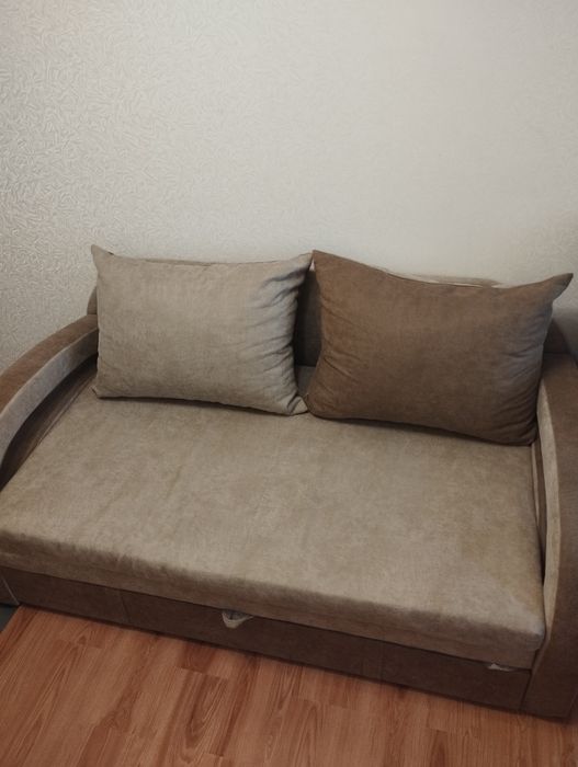 Ліжко  диван в гарному стані