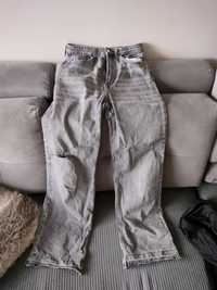 Pięć par spodni dżinsowych 164