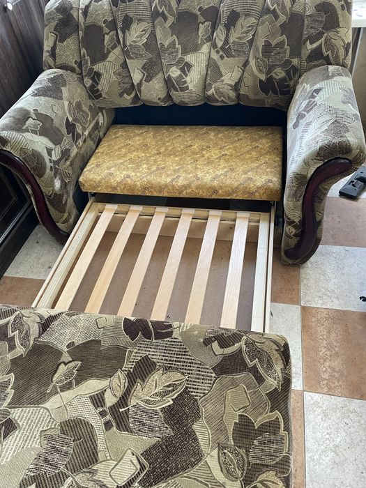 Диван в детскую.