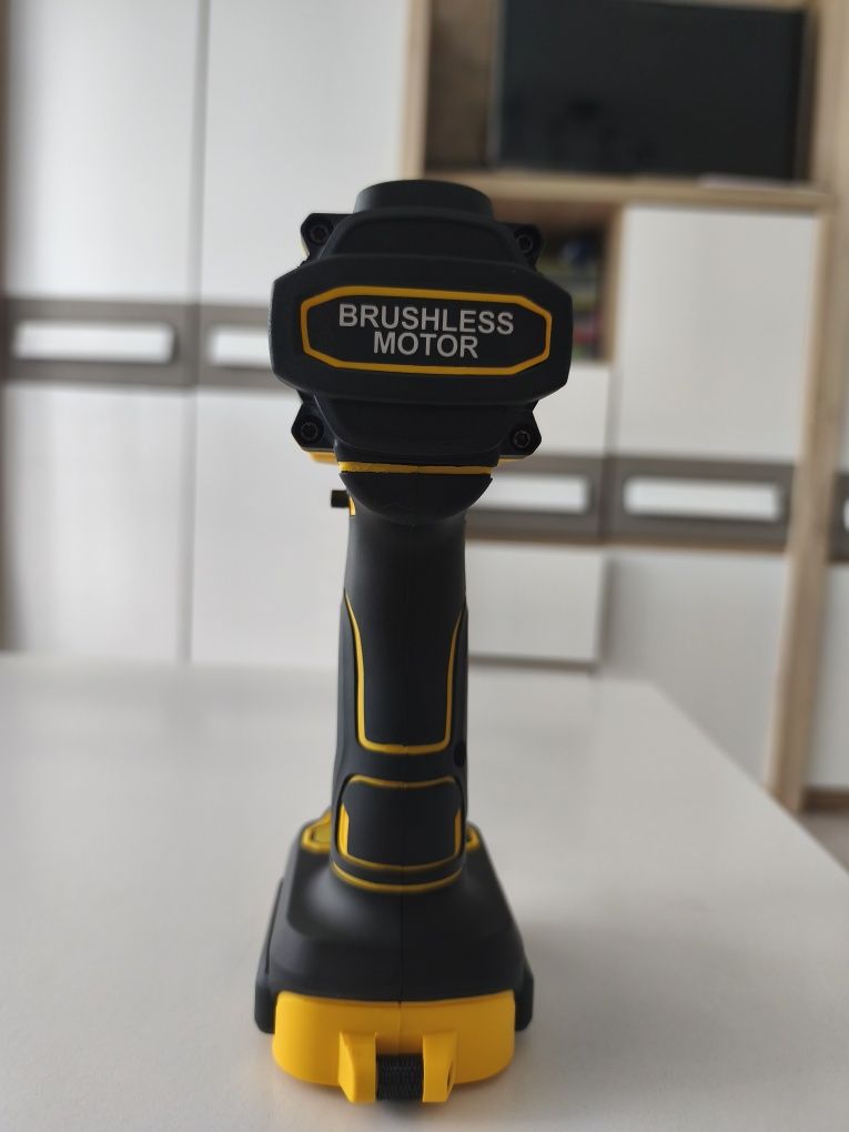 Nowa Wiertarko-wkrętarka DeWalt akumulatorowa DCD805