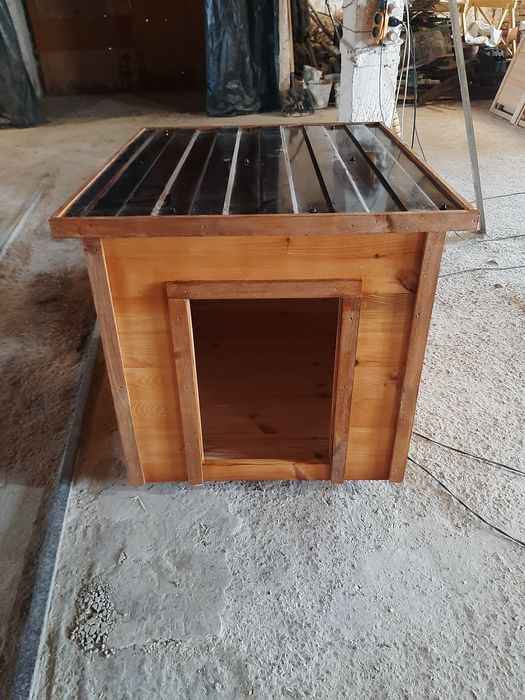 Будка для собак та котів