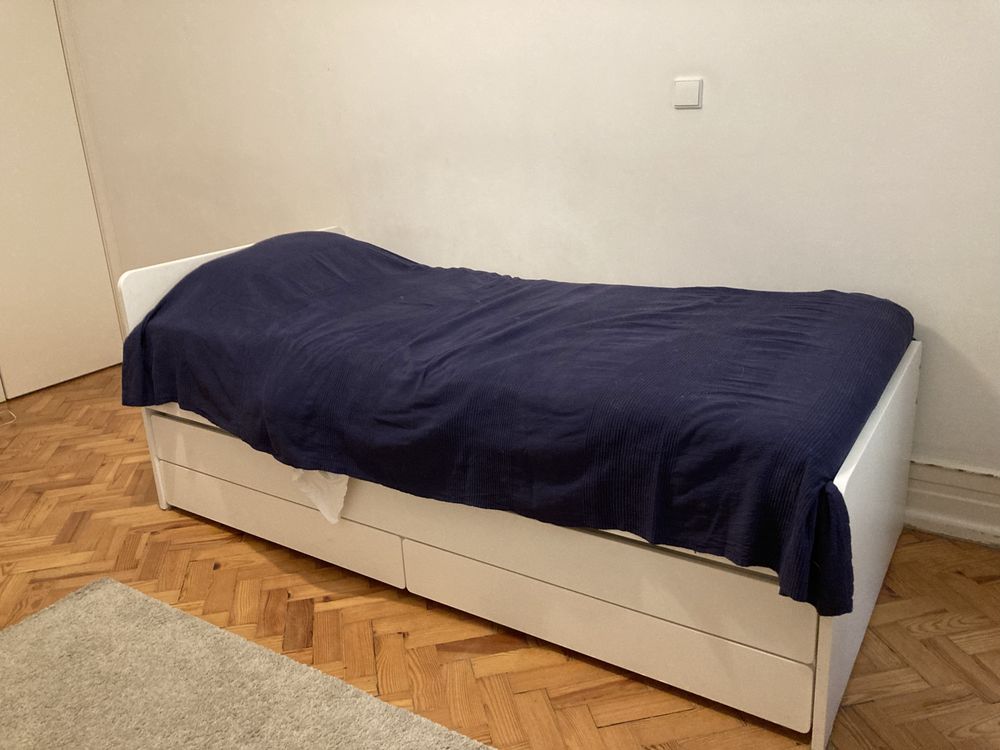 Cama IKEA SLÄKT com cama gaveta e arrumação