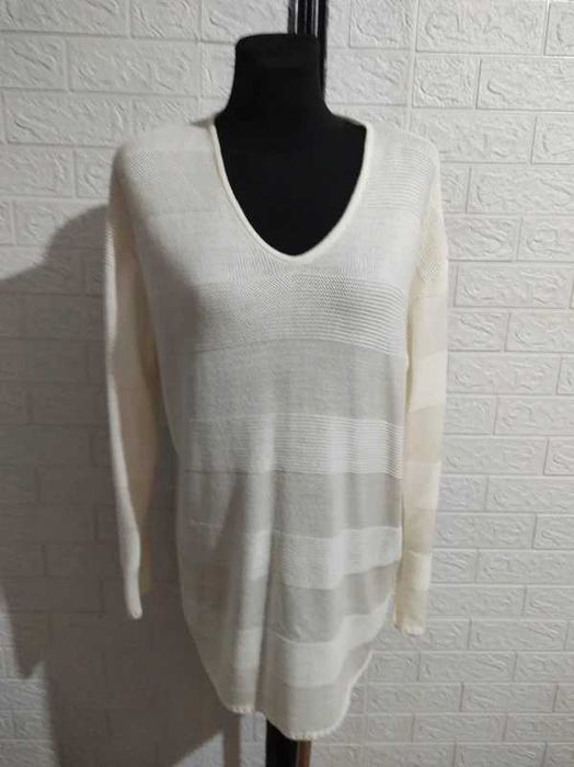 Długi sweter rozmiar 44 jesień zima cena 25 zł