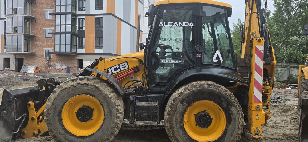 Оренда екскаватора навантажувача  JCB
