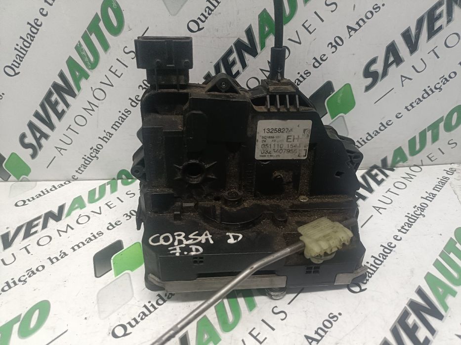 Fechadura / fecho porta frente direito OPEL Corsa D