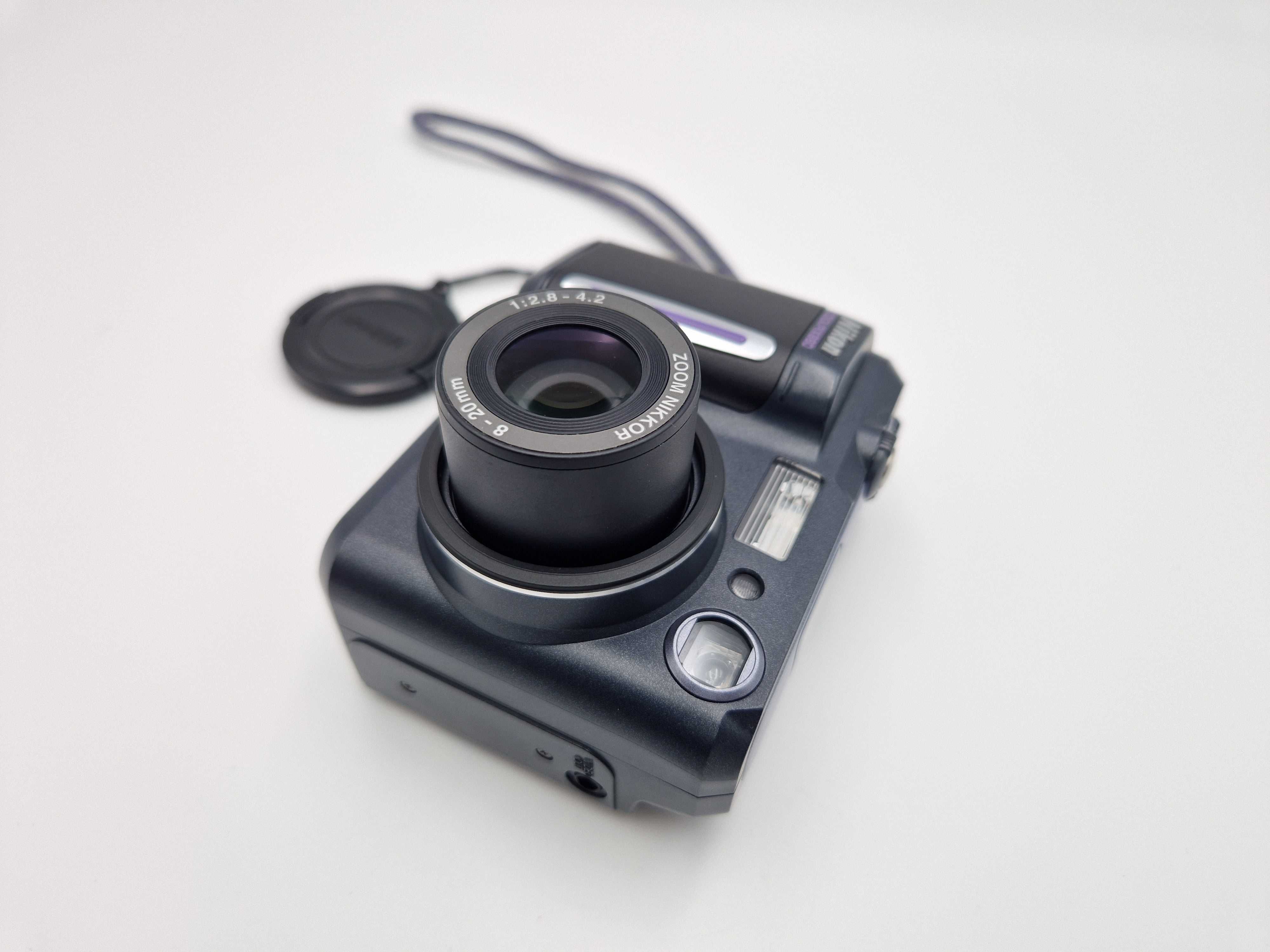 .Aparat Nikon COOLPIX880 - CF 64Mb - cyfrowy Super RETRO VINTAGE IDEAL