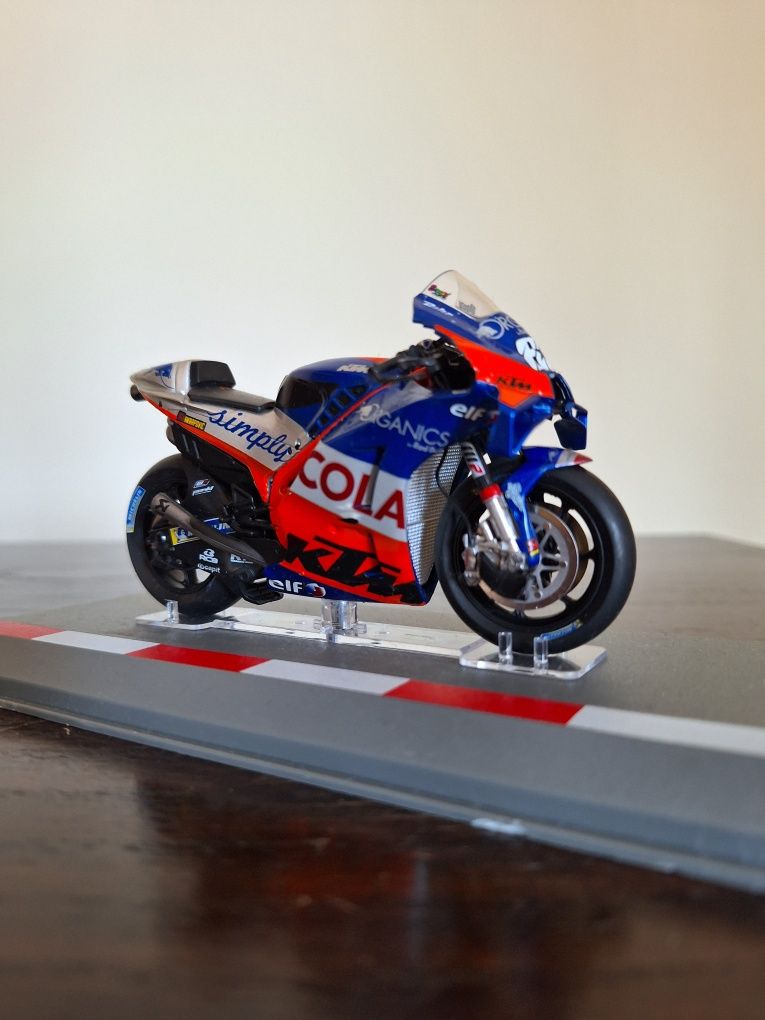 Moto Miniatura MIGUEL OLIVEIRA #88