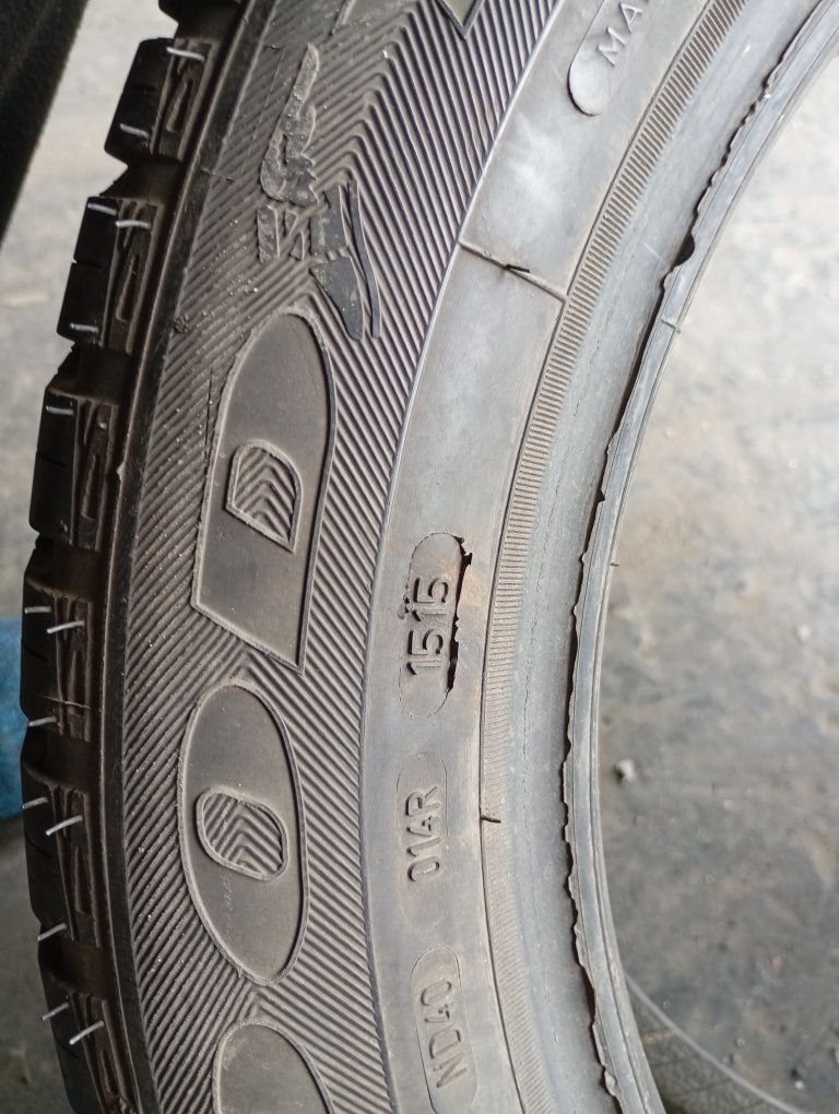 Opona pojedyncza Goodyear Vector 4season 225/50r17