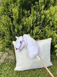 Koń Hobby horse biały rozmiar A4