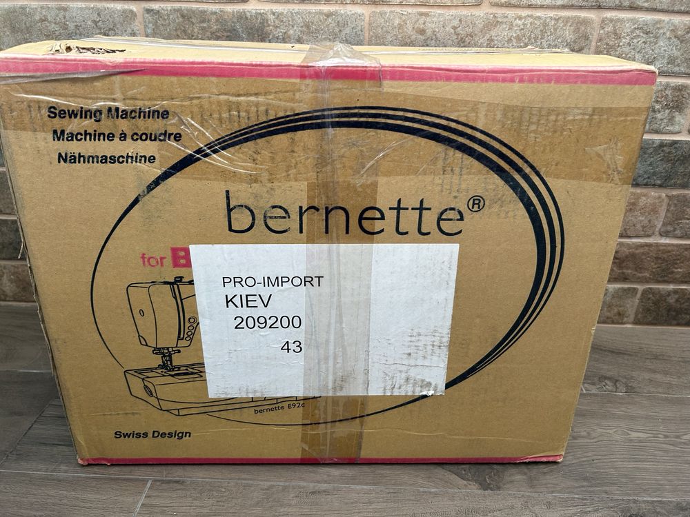 Швейна машина Bernette for Bernina E92c