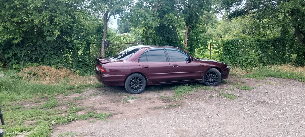 Міцубісі  галант 93го  року.2.0 автомат