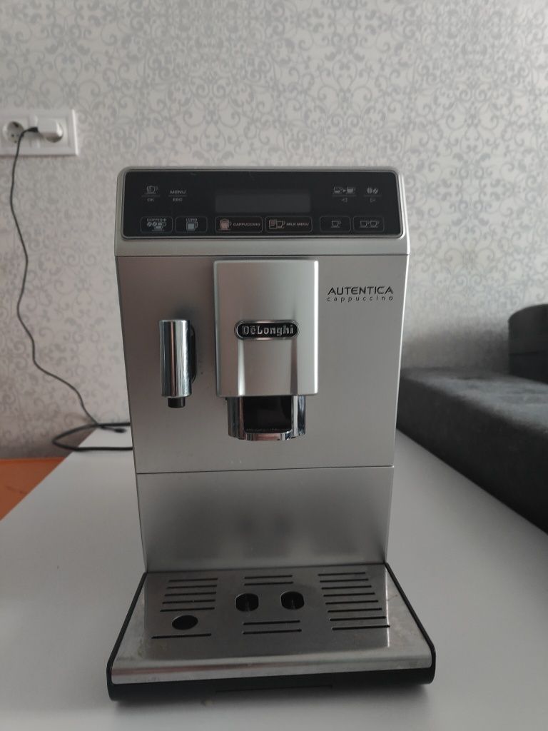 Продам Каво машину DeLonghi