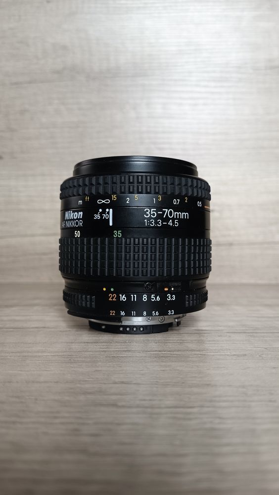 Nikon AF Nikkor 35-70mm 1:3.3-4.5 (MKII) zoom обʼєктив