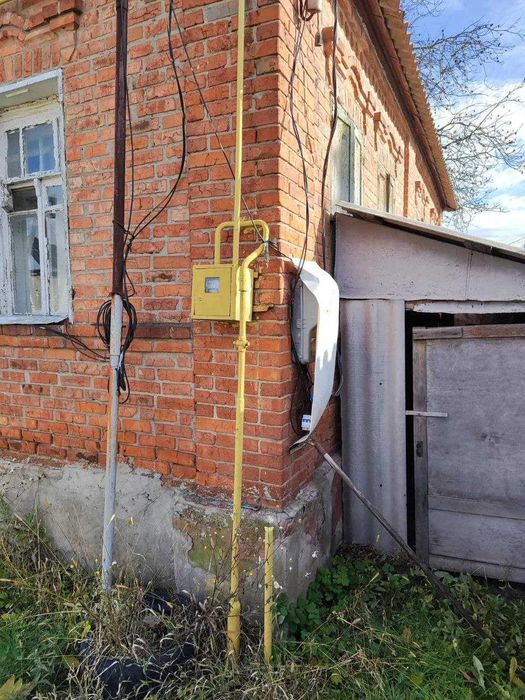 Продам дом с удобствами недалеко от метро Киевская.