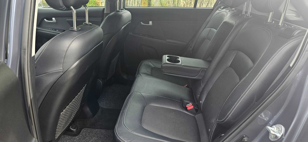 KIA SPORTAGE - 1.6 Benzyna !! Bogata Wersja !! Super Stan !!