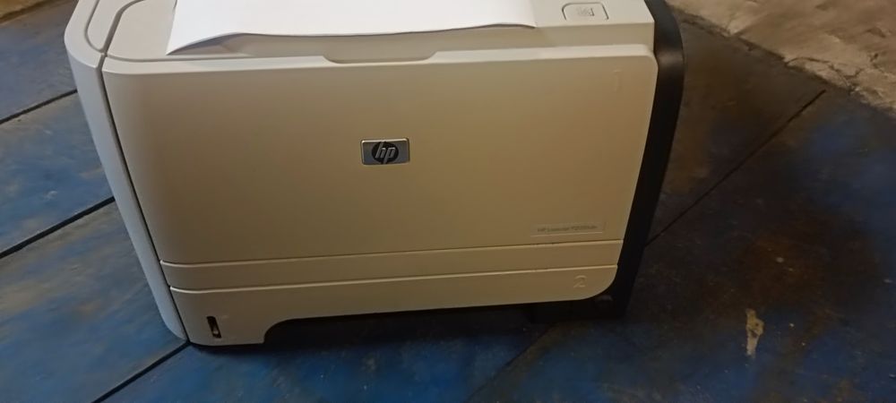 Продам принтер hp2055