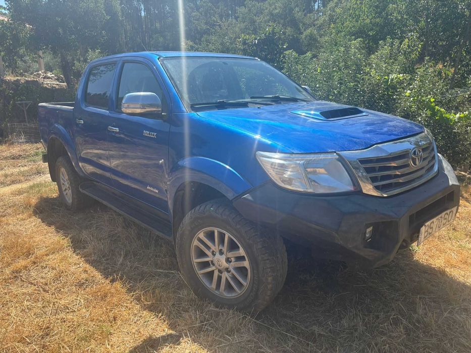 Toyota Hilux  Invincible 2.4 D-4D 4WD.  Double Cab Pick Up Truck
