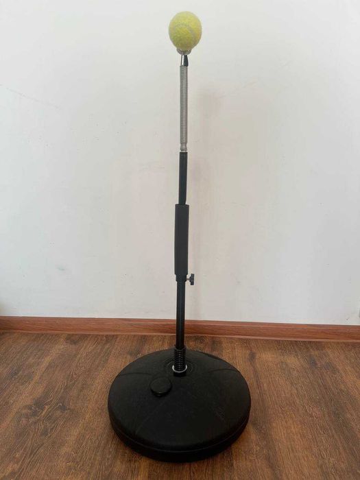 Тренажер для тенісу з м’ячем на пружині