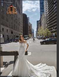 Тендітна весільна сукня Crystal з неймовірним шлейфом