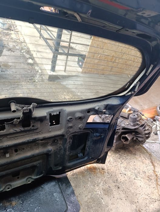 Кришка багажника кляпа Форд С-Макс Ford S-Max