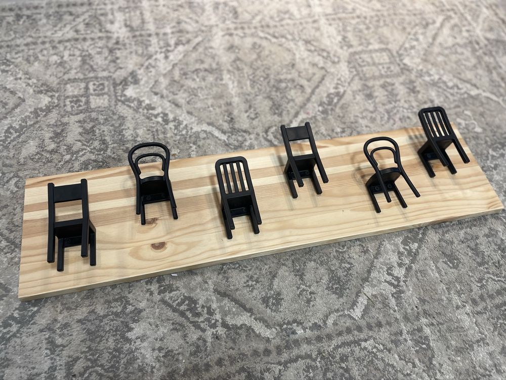 Wieszak sosnowy Ikea dla dzieci