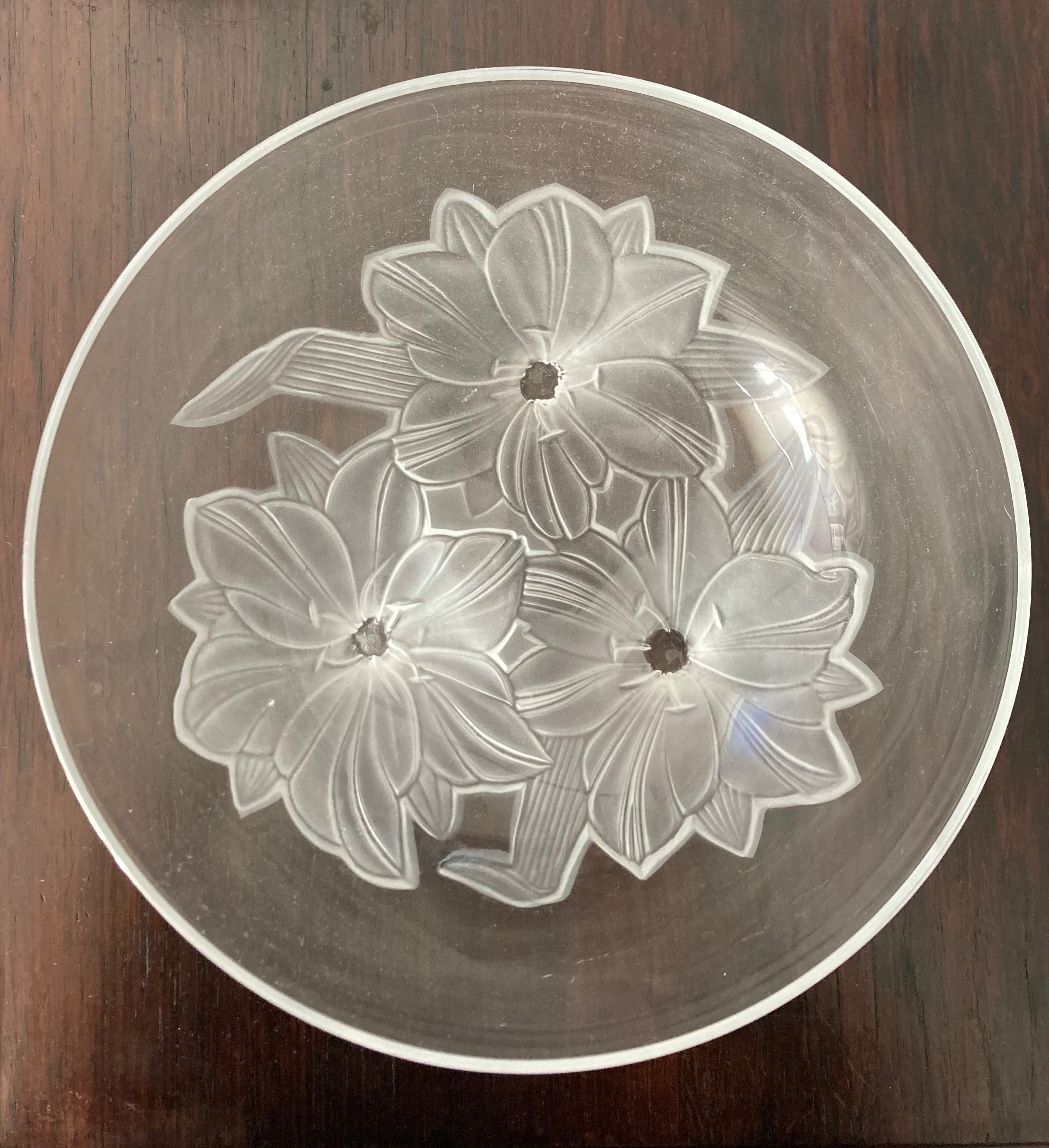 Taça em cristal com flores em relevo