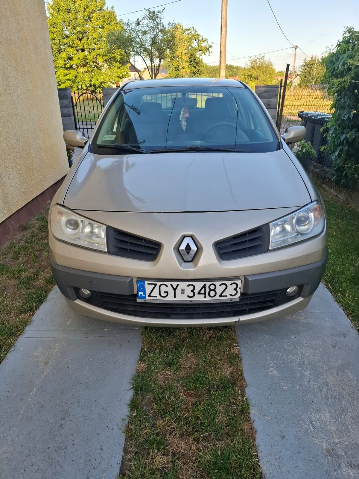 Renault Megane 2 sedan