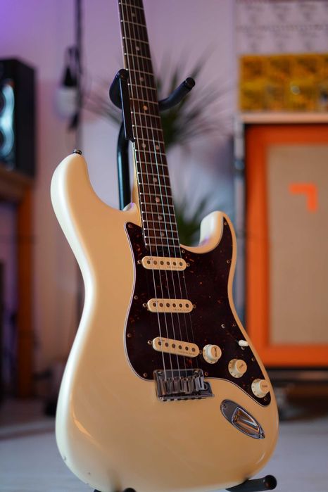 Fender Elite Olympic Pearl Stratocaster (2017) + Case
