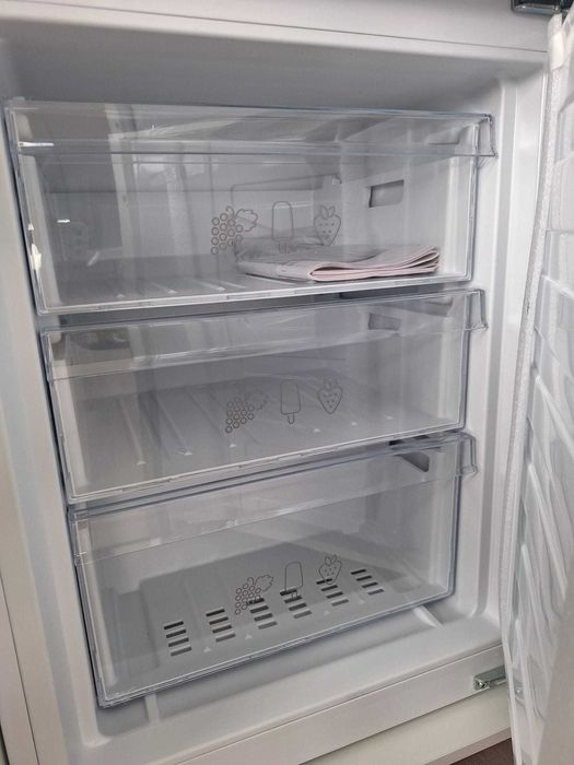 Frigorífico combinado de encastre TEKA [100% novo]