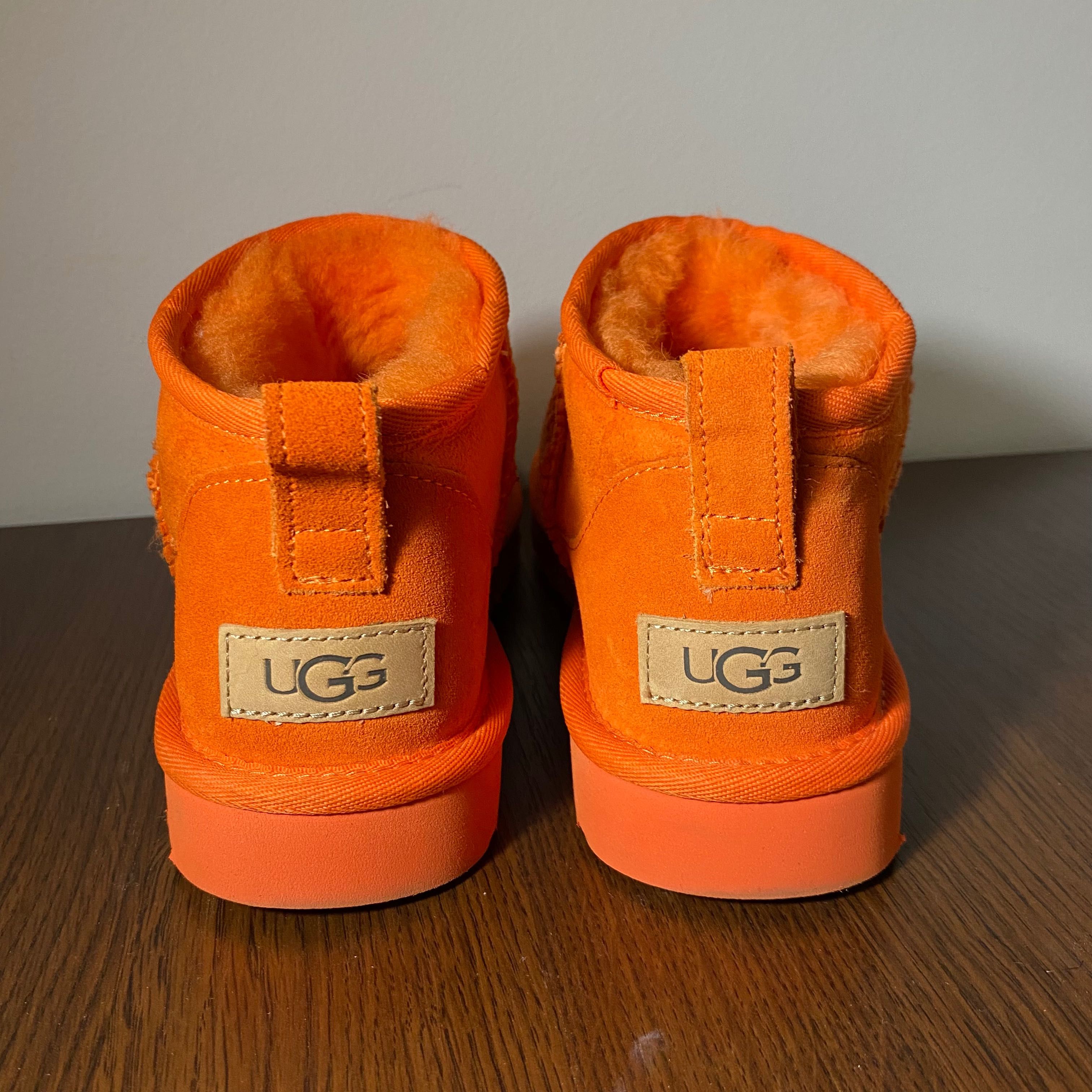 Жіноч нові сапожки оригінальні Ugg classic ultra mini помаранч уггі 38