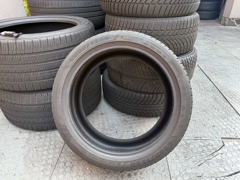 255-40 R19 100V Goodyear Ultragrip Performance+* 2022 розпаровка 1шт