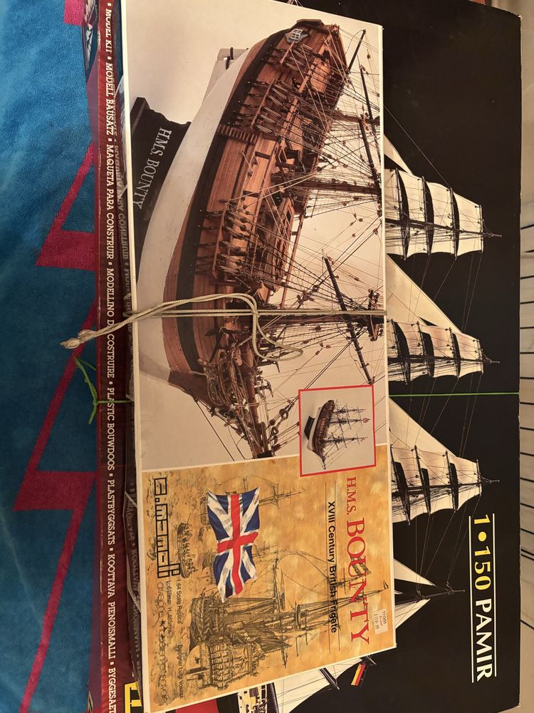 Drewniany model statku H.M.S Bounty