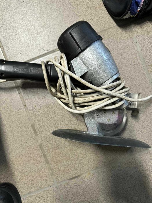 Nóż tarczowy krawiecki elektryczny